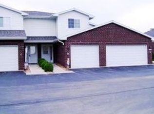 1915 Riverside Dr UNIT B, Suamico, WI 54313