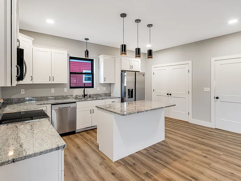 613 Salem Heights Ln — Photo 9