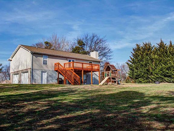 3rd image of 729 Water Oak Dr