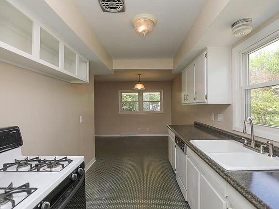3rd image of 1789 Lynn Mar Ave