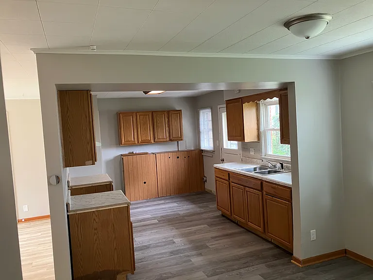 508 E Buckner St — Photo 9