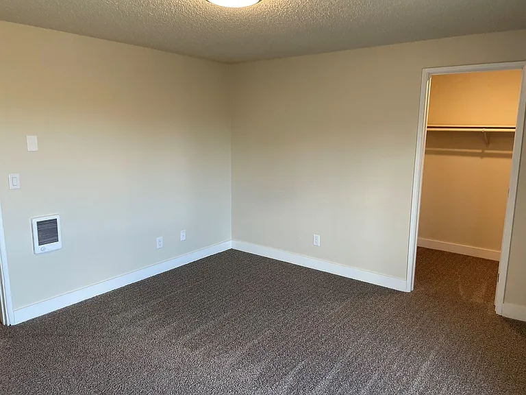 Salishan 4-Plex — Photo 9