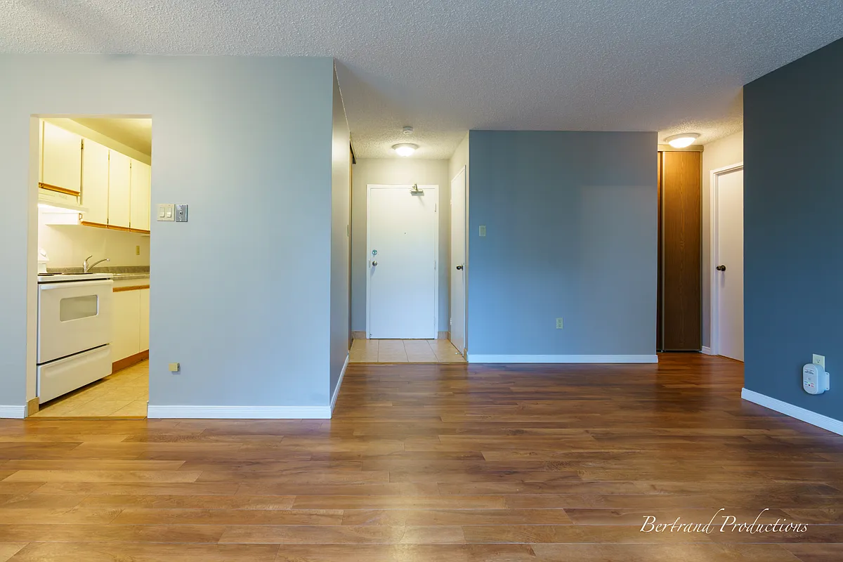 2100 Regent Street — Photo 3