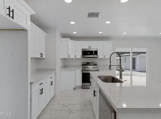 9113 E Princess Dr, Mesa, AZ 85207