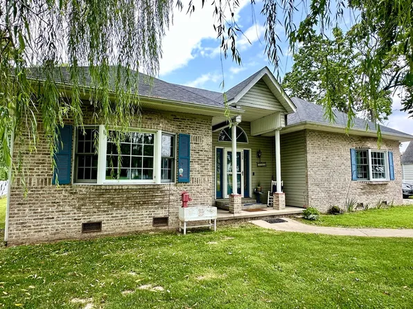 7705 Old Highway 50, Flora, IL 62839