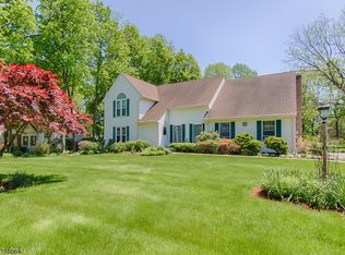 97 S Hillside Ave, Roxbury Twp, NJ 07836