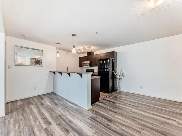 1188 Hyndman Rd NW #306, Edmonton, AB T5A 0E9