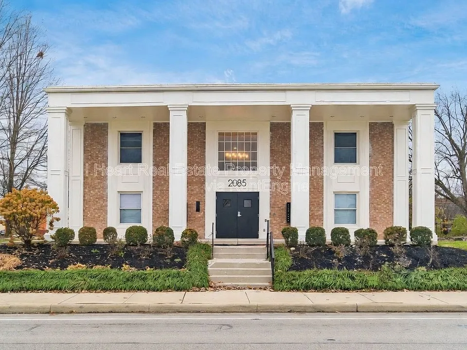2085 W Broad St #209
