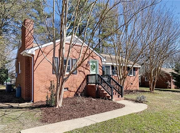 3rd image of 10308 Huntersdell Ln