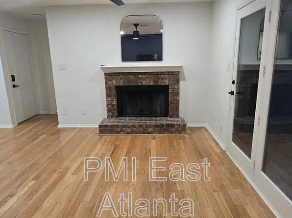 512 Tuxworth Cir, Decatur, GA 30033