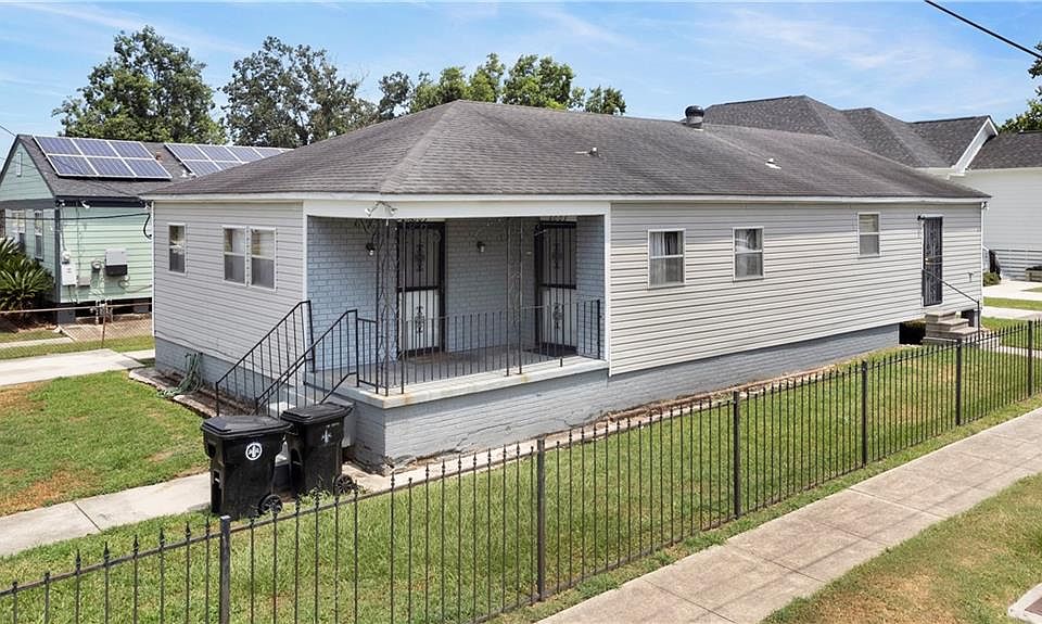 1st image of 6003 Baccich St
