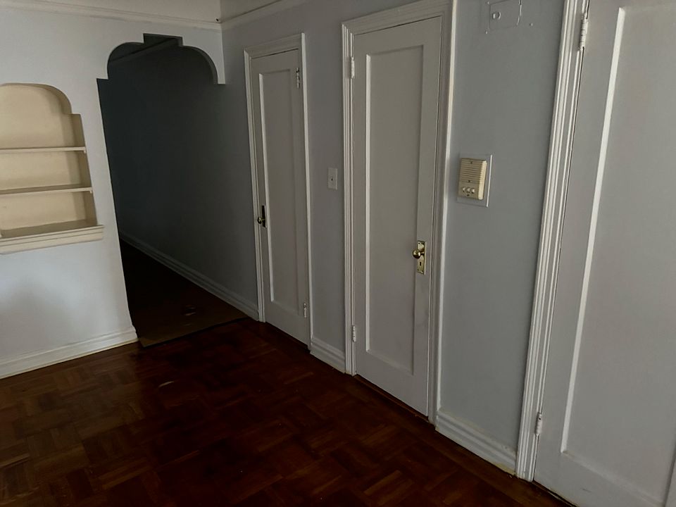 1st image of 4011 Kings Hwy #8F