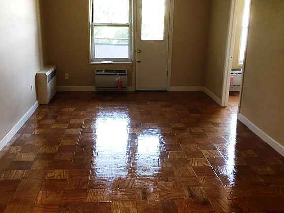 4th image of 1910 Parsons Blvd #3FL