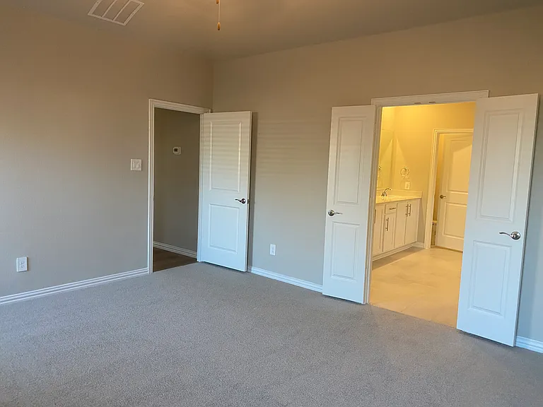2129 Mustang Way — Photo 12