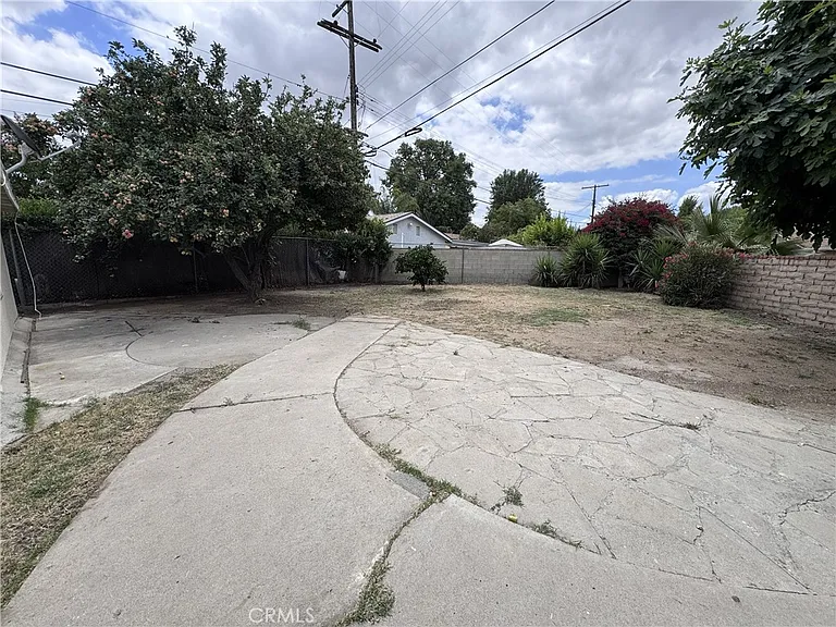 17738 Lanark St — Photo 19