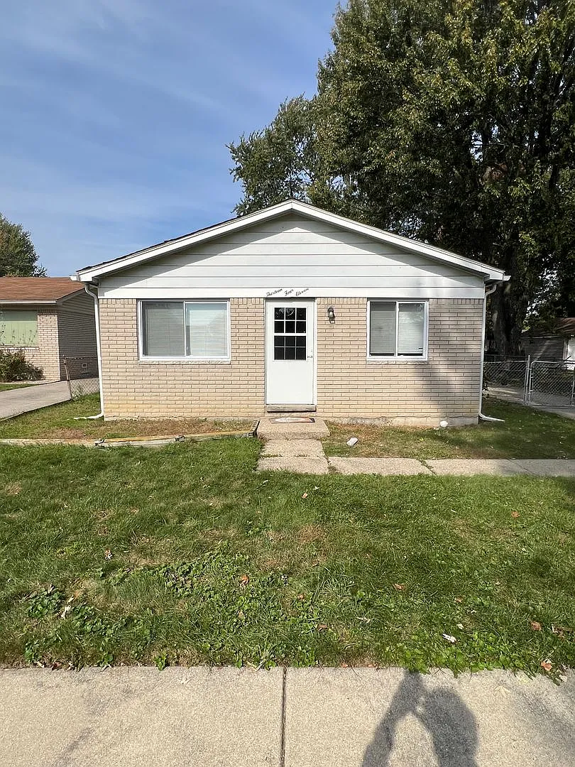 13411 Brainbridge Ave photo 1