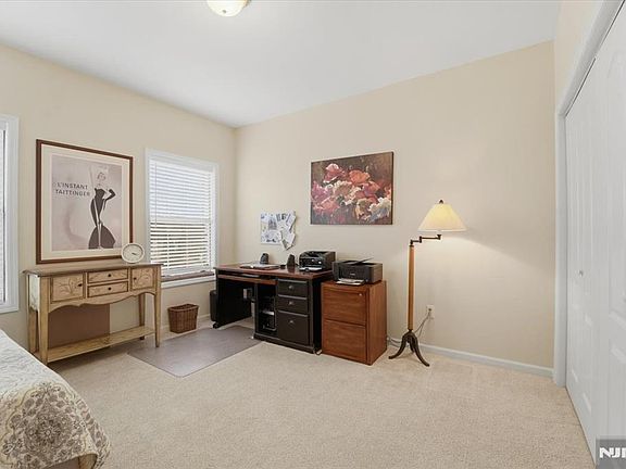 5th image of 375 Rifle Camp Rd APT 105