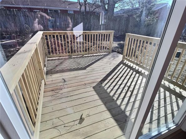 309A E Main St, Smithville, MO 64089