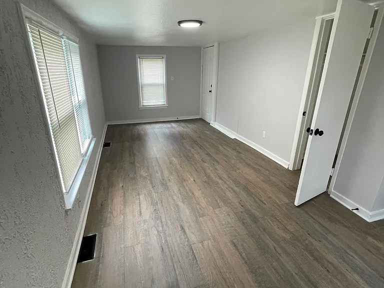 3717 Indiana Ave — Photo 18
