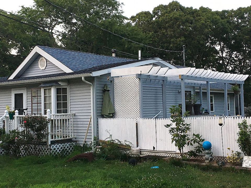 1st image of 27 Mill Dr