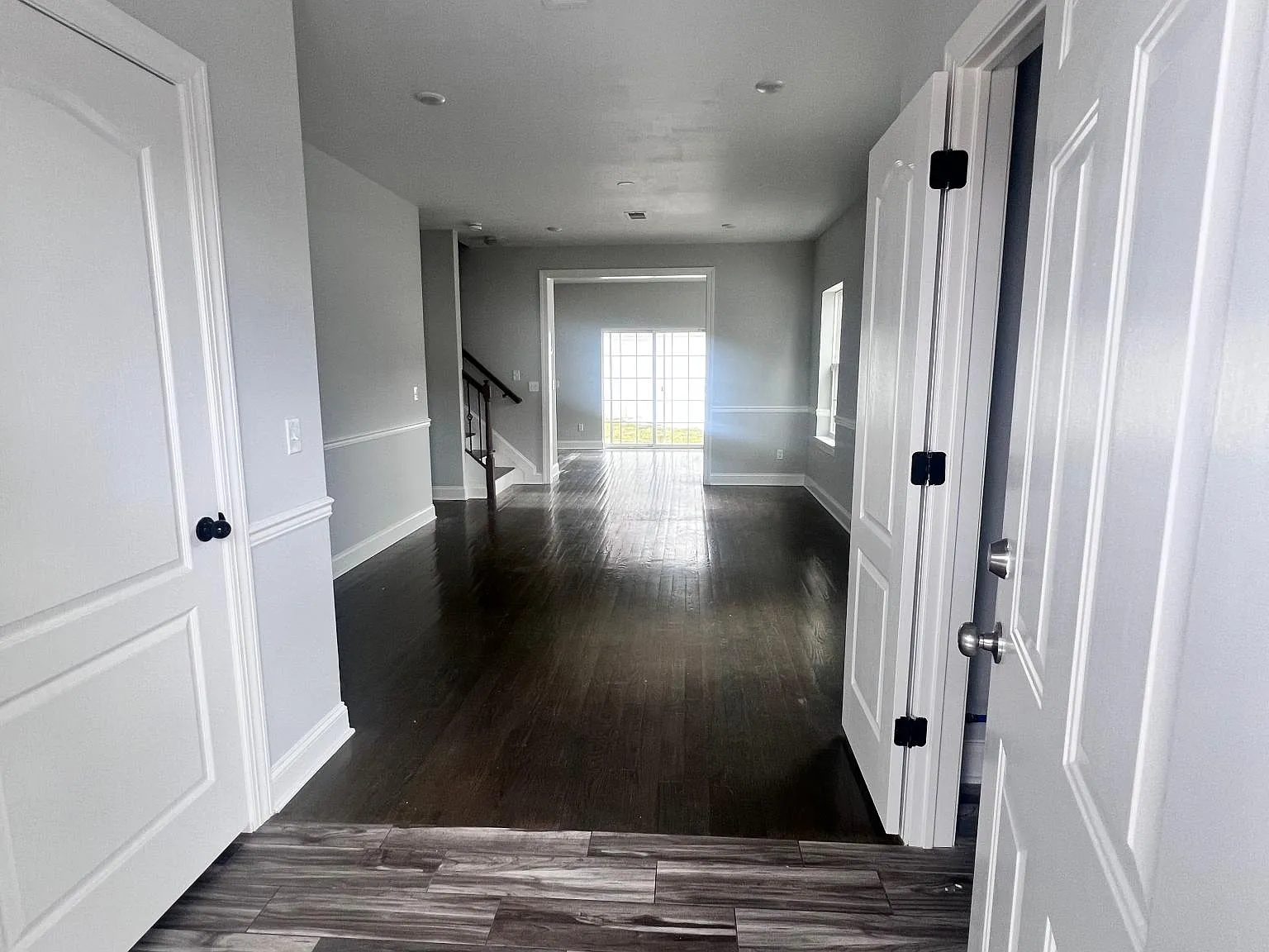 3 bed, 2.5 bath, 1450 sqft, $3,689 — Photo 4