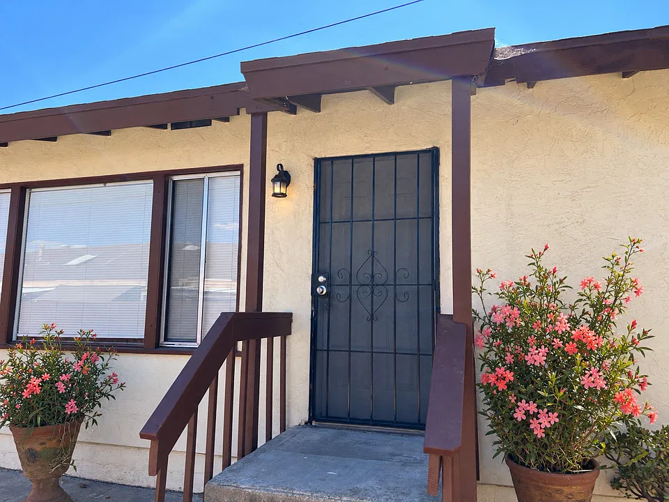 2 bed, 950 sqft, $2,500 — Photo 1
