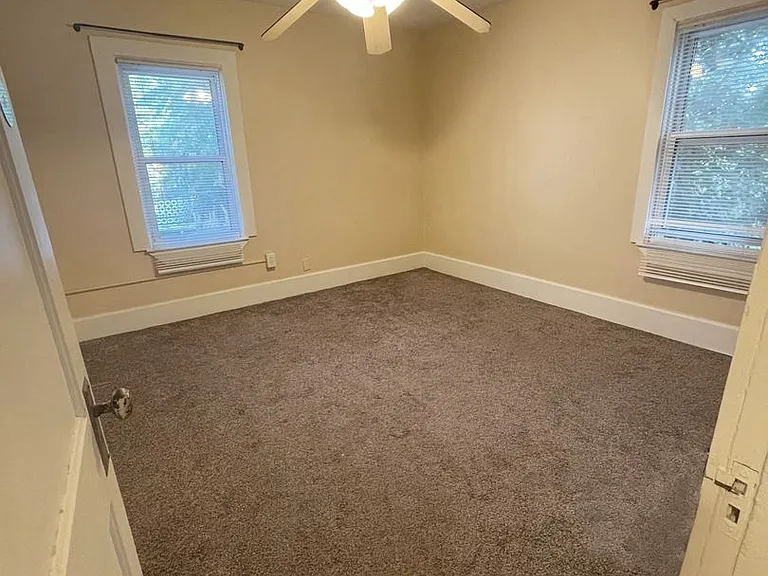 416 Pearl St — Photo 10