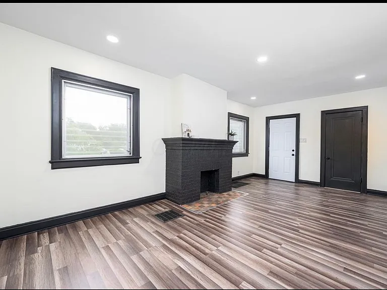 1580 Cordell Ave — Photo 2