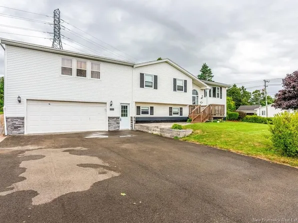 111 Scotiaview Dr, Saint John, NB E2M 4E9