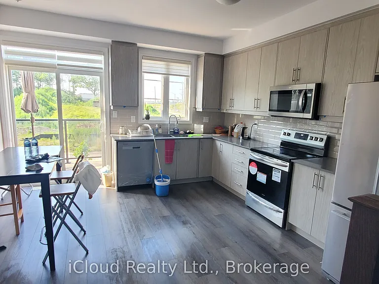120 Court Dr — Photo 18