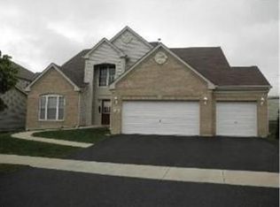 296 Stonegate Rd, Bolingbrook, IL 60440