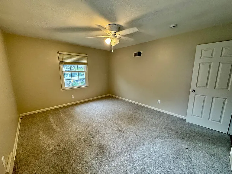 1006 N 49th Ave — Photo 34