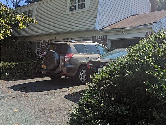2nd image of 3 Valley Drive
