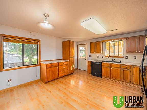 4th image of 18404 E Baldwin Ave