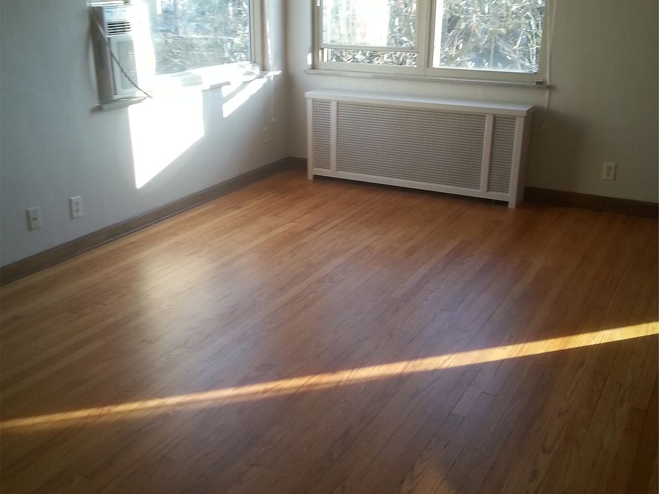 2nd image of 26 Euclid Ave APT 4