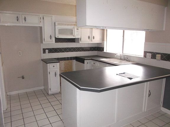 4th image of 4605 N Tom Green Ave