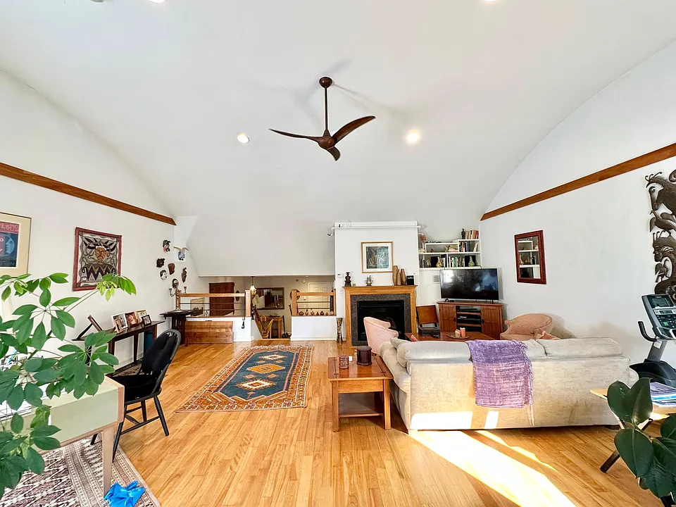 267 Pearl St #B2