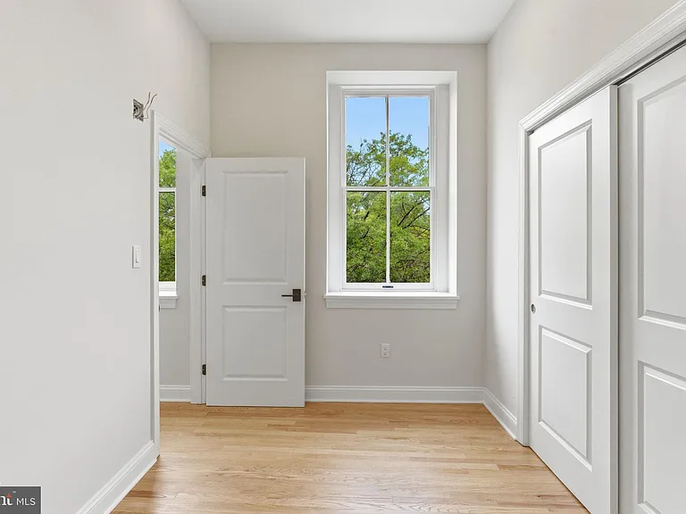 337 S Fremont Ave — Photo 11