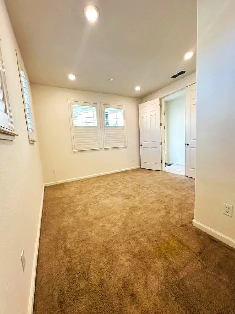 4 bed, 3.5 bath, 1963 sqft, $5,400 — Photo 3