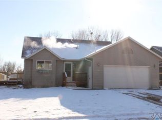 4715 E 22nd St, Sioux Falls, SD 57110
