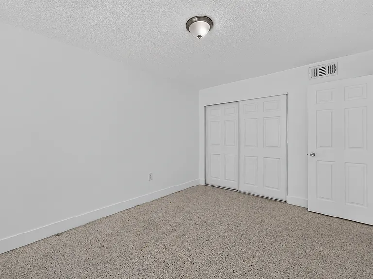 2726 SW 21st St #103 — Photo 10