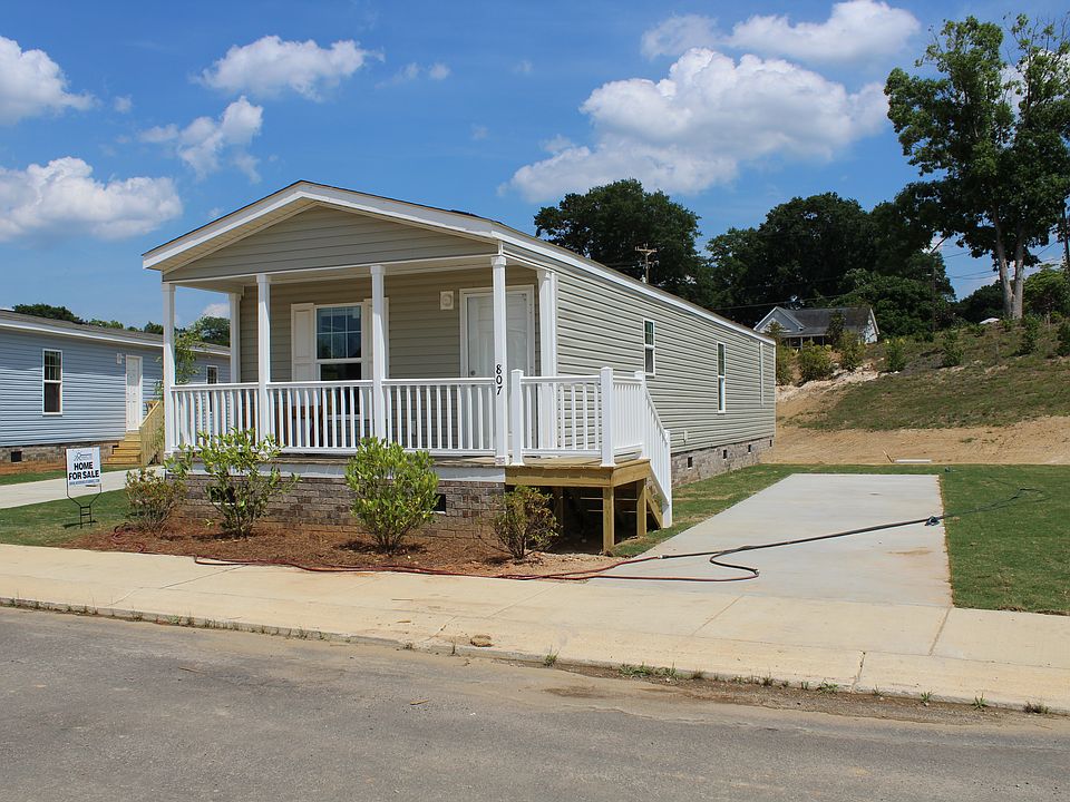 1st image of 807 Lookout Dr