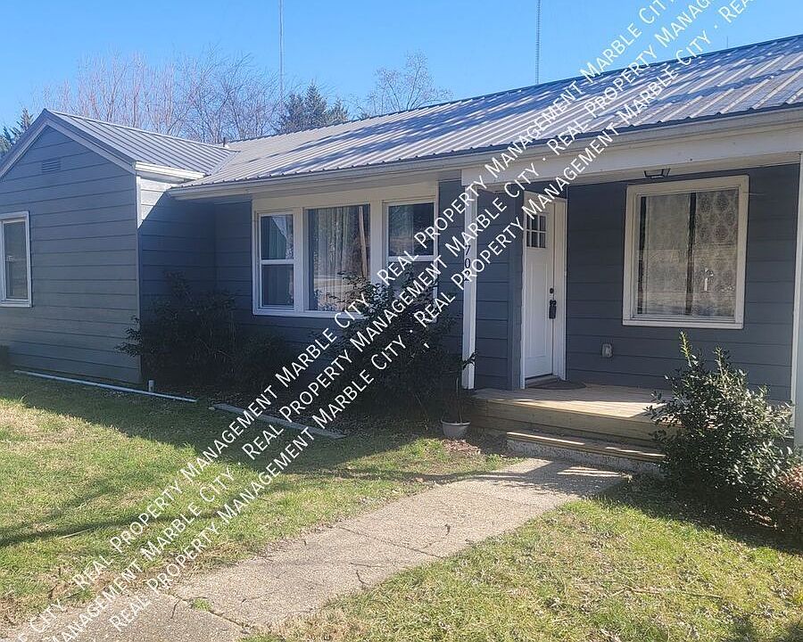 1st image of 702 Dutch Valley Dr