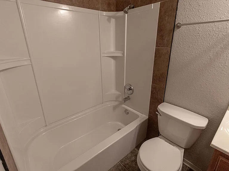1015 W Ash St — Photo 17