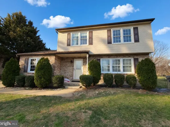 12 Laurie Ct, Bear, DE 19701