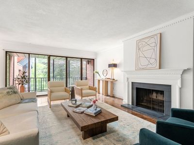 85 Grove St APT 303, Wellesley, MA, 02482