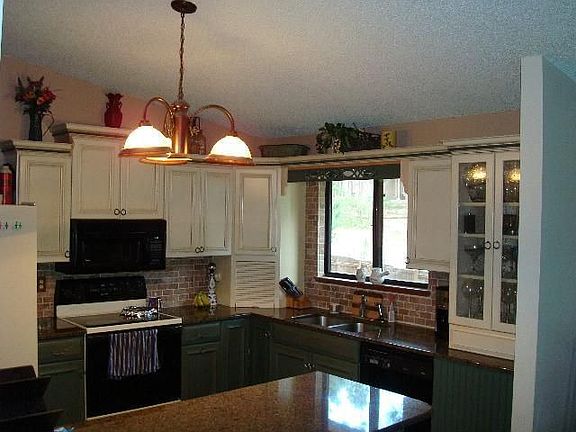 new granite in kitchen...