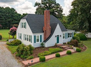 3553 Weems Rd, Weems, VA 22576