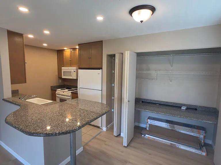 480 Kenolio Rd #21-202 — Photo 4