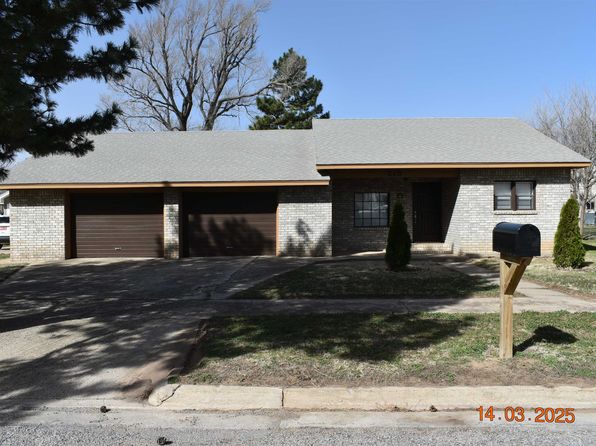 211 N Washington St, Arnett, OK 73832